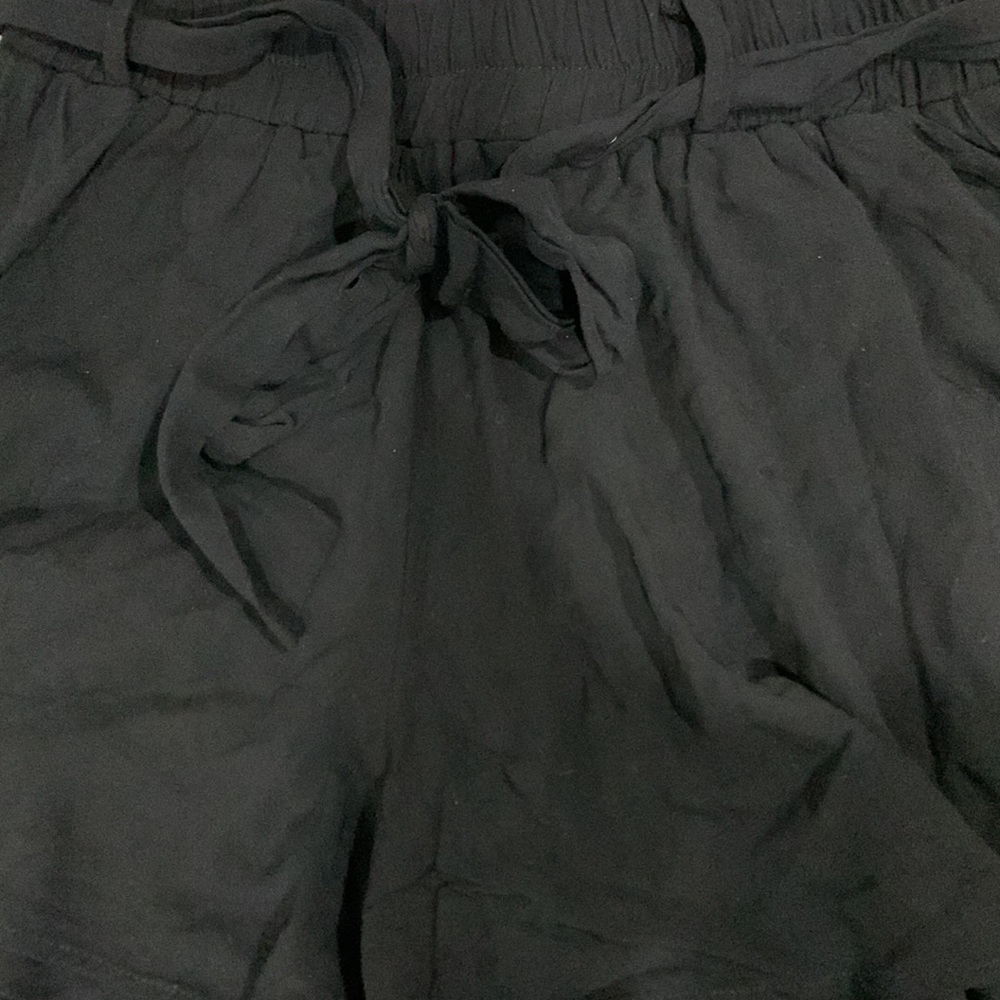 Flowy Shorts - Picture 2 of 4